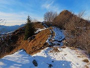 50 Dalla croce vista sulla cima del Monte Castello (1474 m)